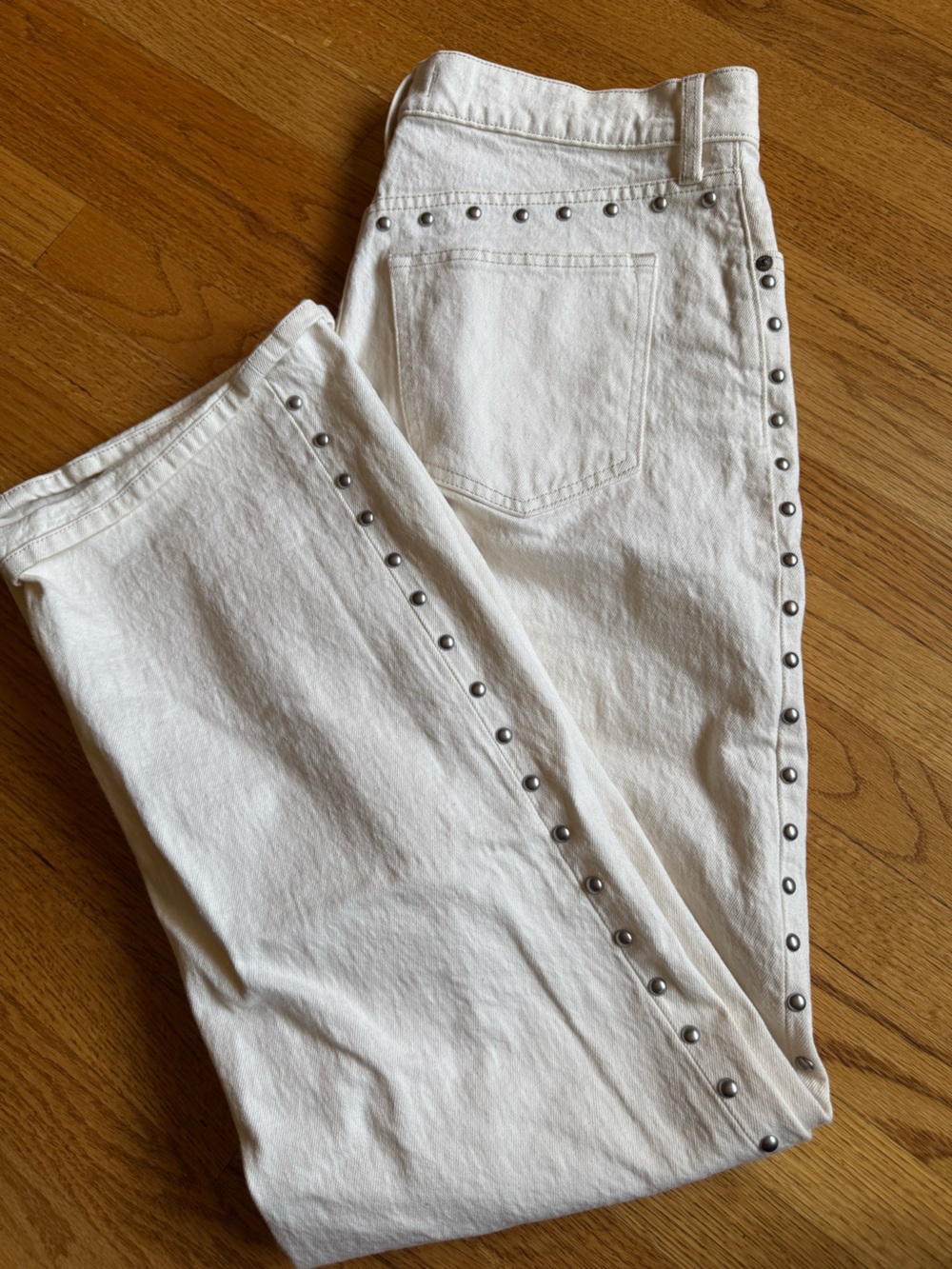 Abercrombie white studded jeans